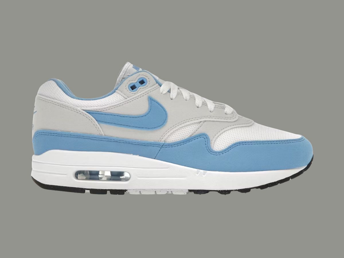 The Air Max 1 "white University Blue" sneakers (Image via StockX)